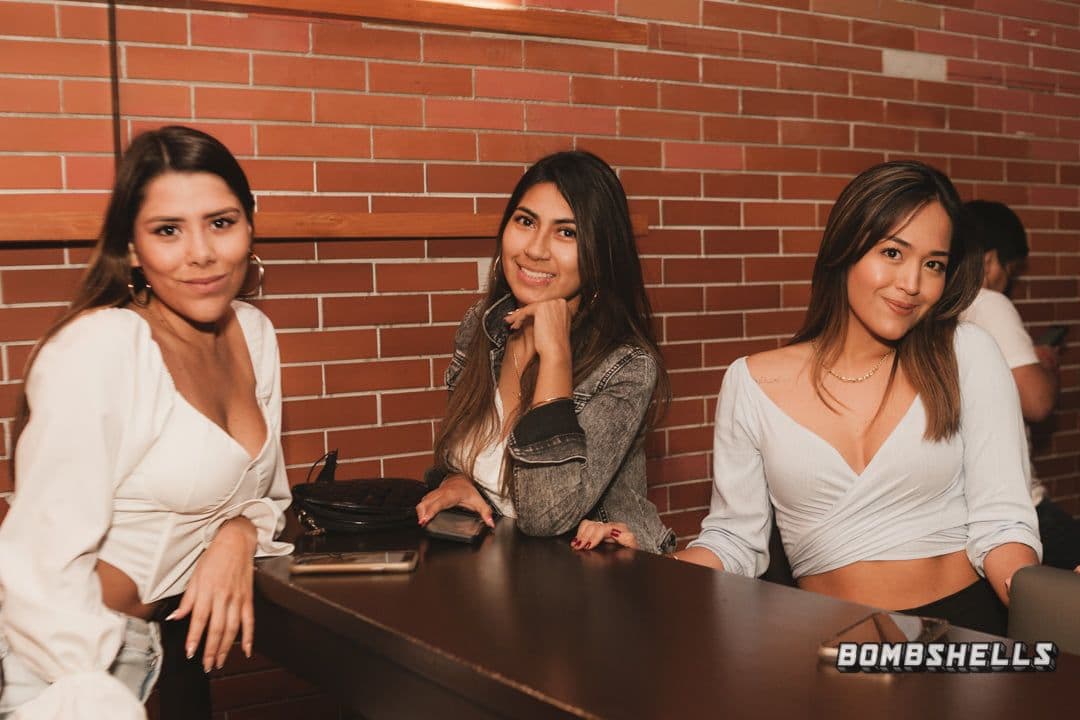 Tendencias de Música Electrónica en 2025: Qué Suena y Dónde Baila la Gente